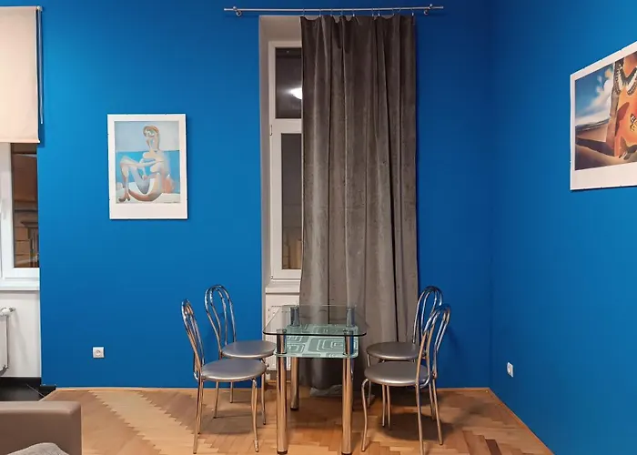 アパート ляльковий театр не мансарда