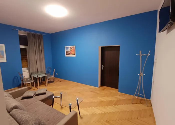 アパート ляльковий театр не мансарда